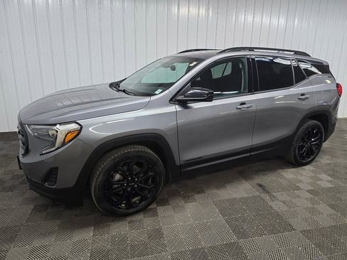 Used 2021 GMC Terrain SLE w/ Elevation Edition image 6