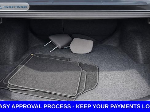 Used 2019 Toyota Corolla LE FWD image 18