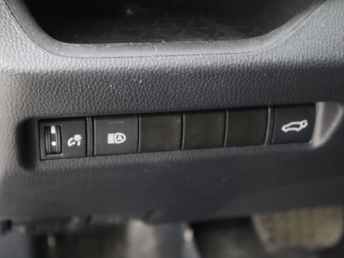 Used 2021 Toyota RAV4 XLE w/ Convenience Package FWD image 22