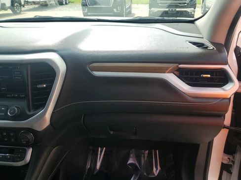 Used 2021 GMC Acadia SLE FWD image 34