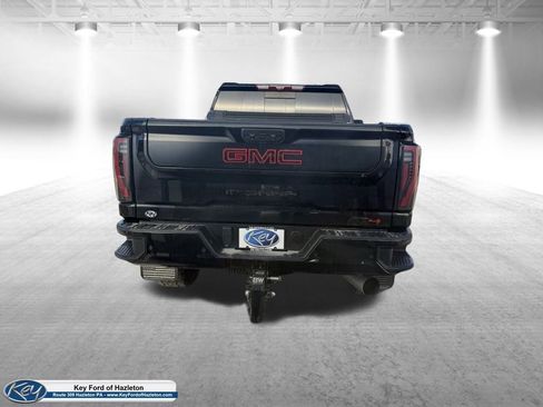 Used 2024 GMC Sierra 2500 AT4 w/ AT4 Premium Plus Package image 4