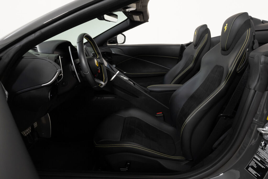 Used 2025 Ferrari Roma Spider RWD image 29