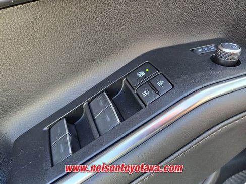New 2026 Toyota Highlander Platinum AWD/4WD image 16