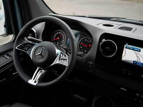 New 2026 Mercedes-Benz Sprinter 2500 image 18
