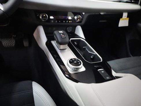 New 2025 Mitsubishi Outlander SE image 9