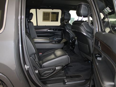 Used 2023 Jeep Grand Wagoneer L Series II image 32