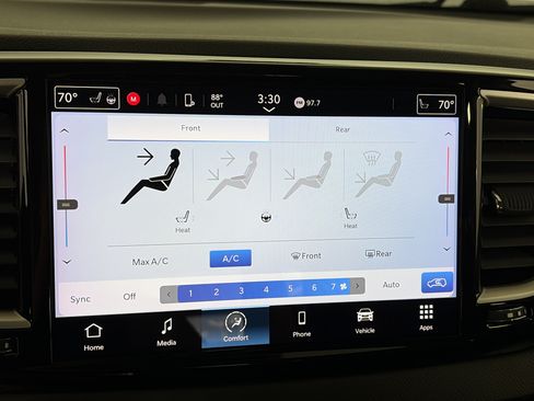 Used 2023 Chrysler Pacifica Touring-L FWD image 24