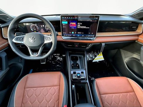 New 2025 Volkswagen Tiguan SEL R-Line AWD/4WD image 5