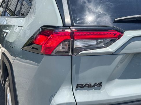 Certified 2021 Toyota RAV4 XLE w/ Carpet Mat Package (TMS) FWD image 9
