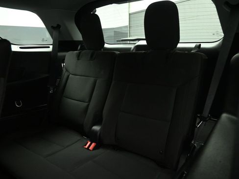 Certified 2023 Ford Explorer XLT RWD image 20