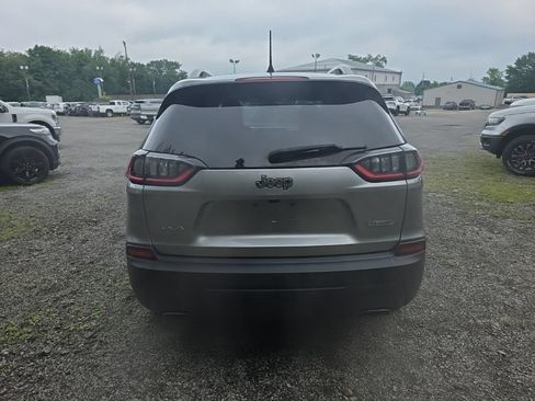 Used 2019 Jeep Cherokee Latitude Plus AWD/4WD image 7
