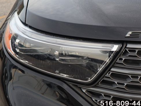 Used 2022 Ford Explorer XLT w/ Equipment Group 202A image 12