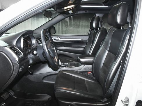 Used 2021 Jeep Grand Cherokee Laredo X image 37