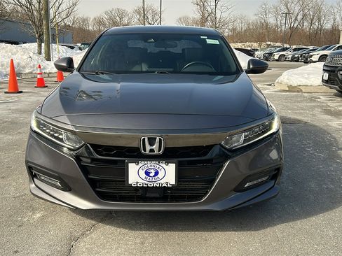 Used 2018 Honda Accord Sport image 2