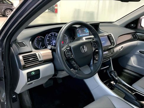 Used 2016 Honda Accord EX-L image 18