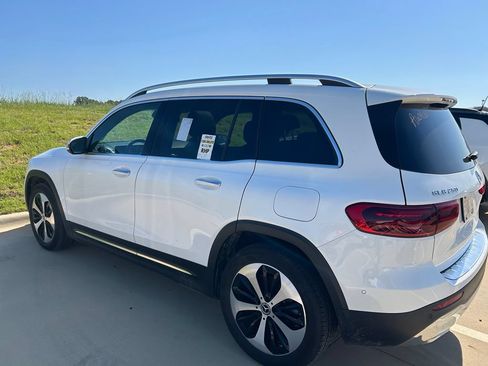 Used 2025 Mercedes-Benz GLB 250 4MATIC image 8