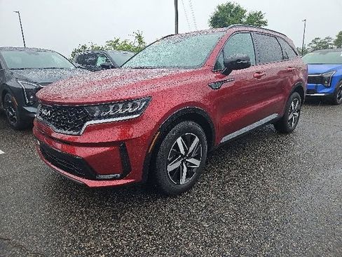 Certified 2023 Kia Sorento S FWD image 2
