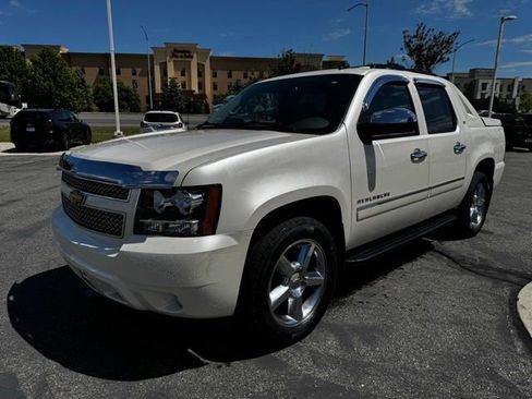 Used 2012 Chevrolet Avalanche LTZ AWD/4WD image 2