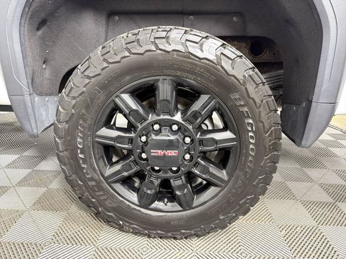 Used 2024 GMC Sierra 2500 AT4 w/ AT4 Premium Plus Package AWD/4WD image 17