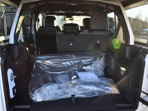 New 2026 Jeep Wrangler Unlimited Rubicon image 23