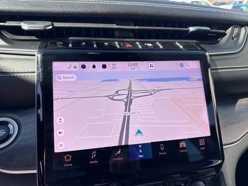 Certified 2023 Jeep Grand Cherokee Limited w/ Luxury Tech Group II image 32