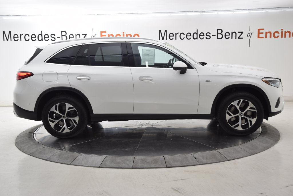 Used 2025 Mercedes-Benz GLC 350e 4MATIC image 7