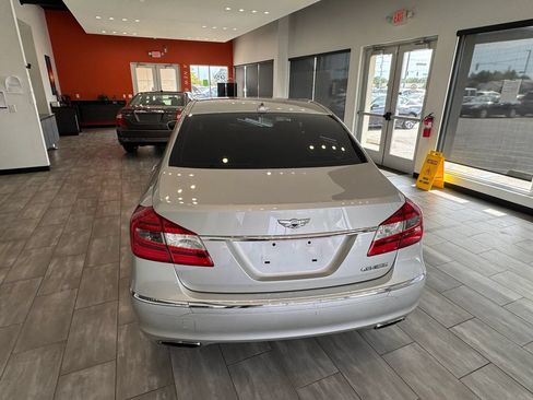 Used 2012 Hyundai Genesis 3.8 RWD image 11