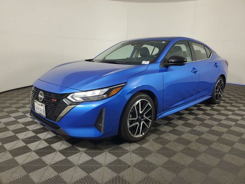 Used 2024 Nissan Sentra SR w/ SR Premium Package image 8