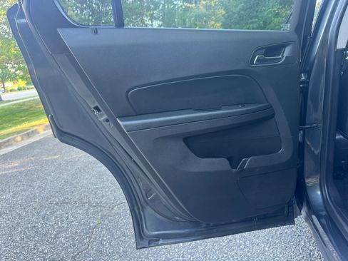 Used 2017 Chevrolet Equinox LT w/ Convenience Package FWD image 11
