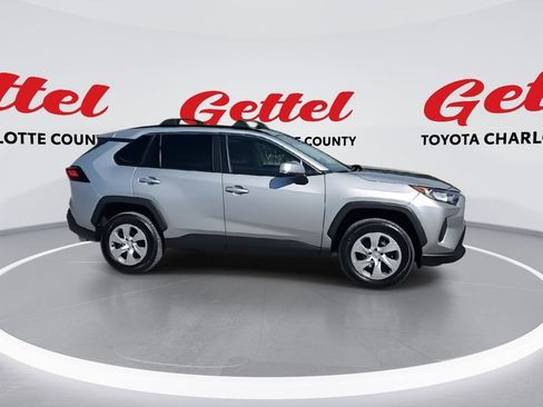 Used 2019 Toyota RAV4 LE image 9