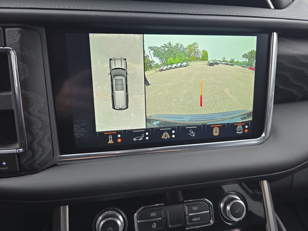 Used 2023 GMC Yukon Denali w/ Advanced Technology Package AWD/4WD image 26