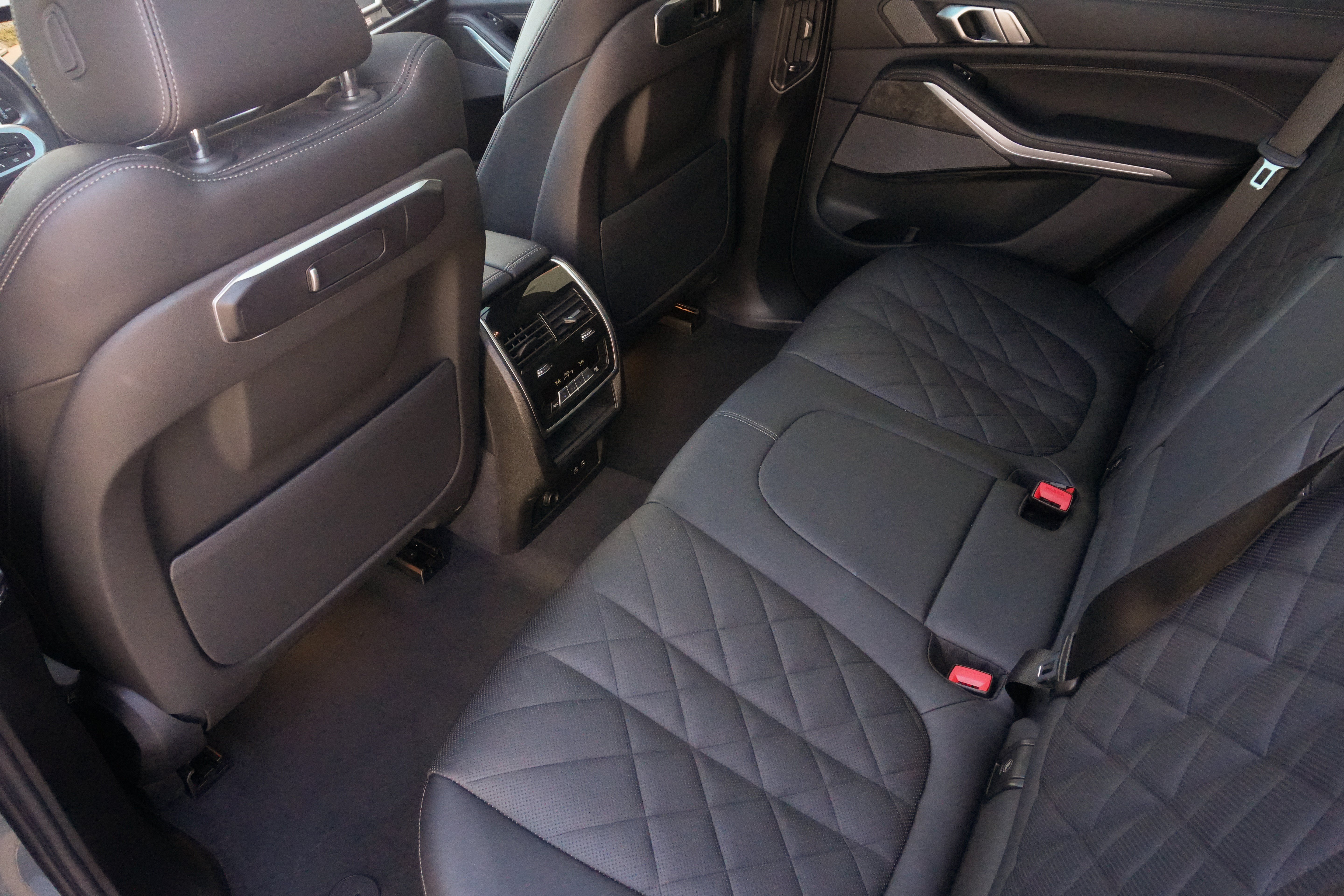 Certified 2024 BMW X5 sDrive40i w/ M Sport Package RWD image 32