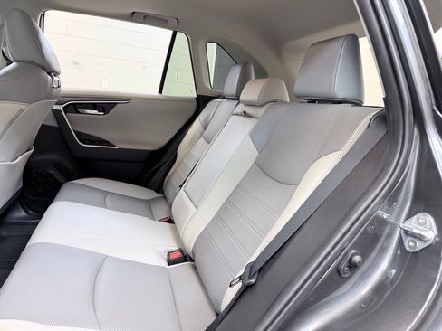 Used 2021 Toyota RAV4 Limited AWD/4WD image 21
