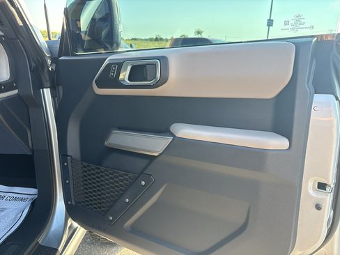 Used 2023 Ford Bronco Wildtrak AWD/4WD image 17