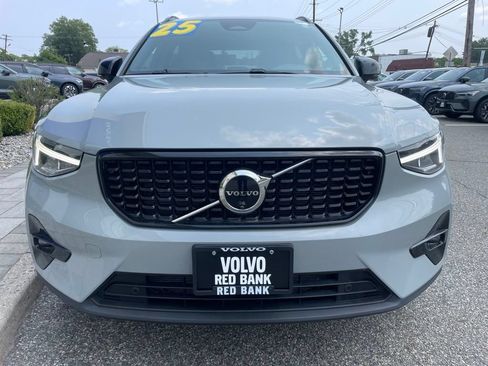 Used 2025 Volvo XC40 B5 Plus AWD/4WD image 8