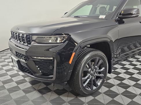 New 2026 Jeep Grand Cherokee Limited AWD/4WD image 11