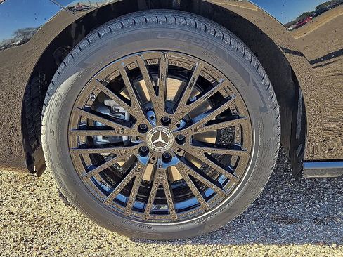 Used 2025 Mercedes-Benz CLA 250 image 11