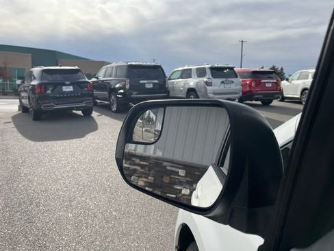 Used 2018 Toyota Sienna LE image 24