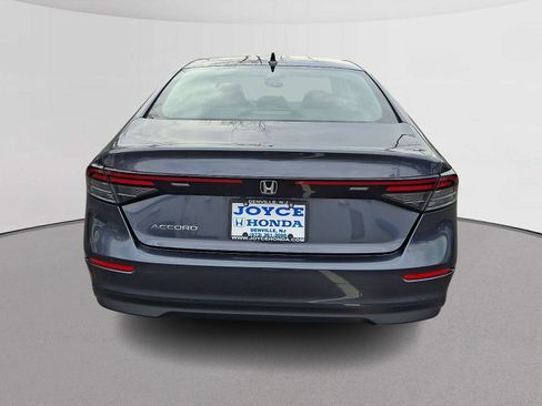 Used 2023 Honda Accord EX image 9