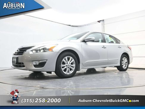 Used 2015 Nissan Altima 2.5 S w/ Sport Value Package image 16