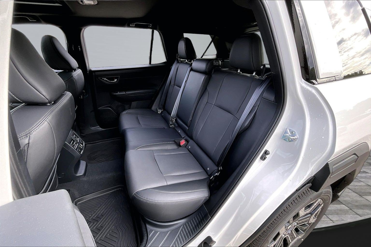 New 2026 Subaru Outback Touring XT AWD/4WD image 10