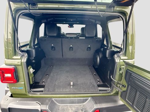 Used 2024 Jeep Wrangler Unlimited Rubicon 4xe image 25