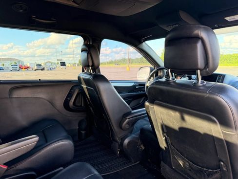 Used 2017 Dodge Grand Caravan GT FWD image 23