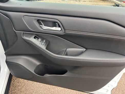 Certified 2026 Nissan Rogue SV w/ SV Premium Package image 24