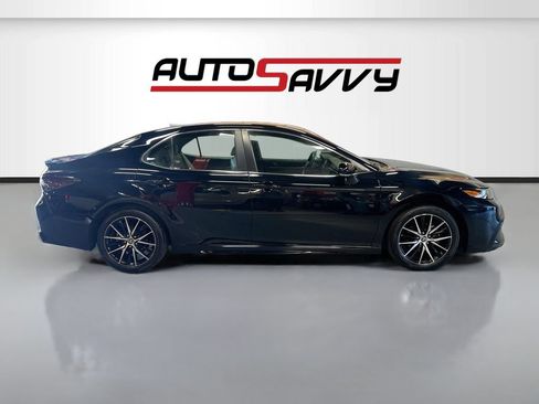 Used 2024 Toyota Camry SE AWD/4WD image 8