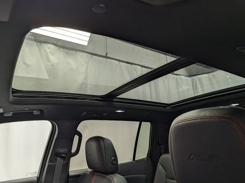 New 2026 Chevrolet Traverse RS AWD/4WD image 14