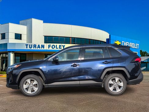 Used 2024 Toyota RAV4 XLE AWD/4WD image 2