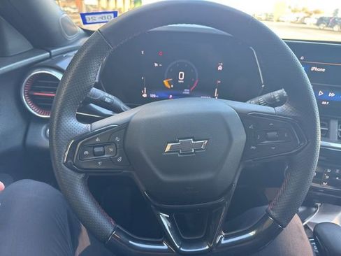 Used 2024 Chevrolet Trax RS w/ Driver Confidence Package image 2