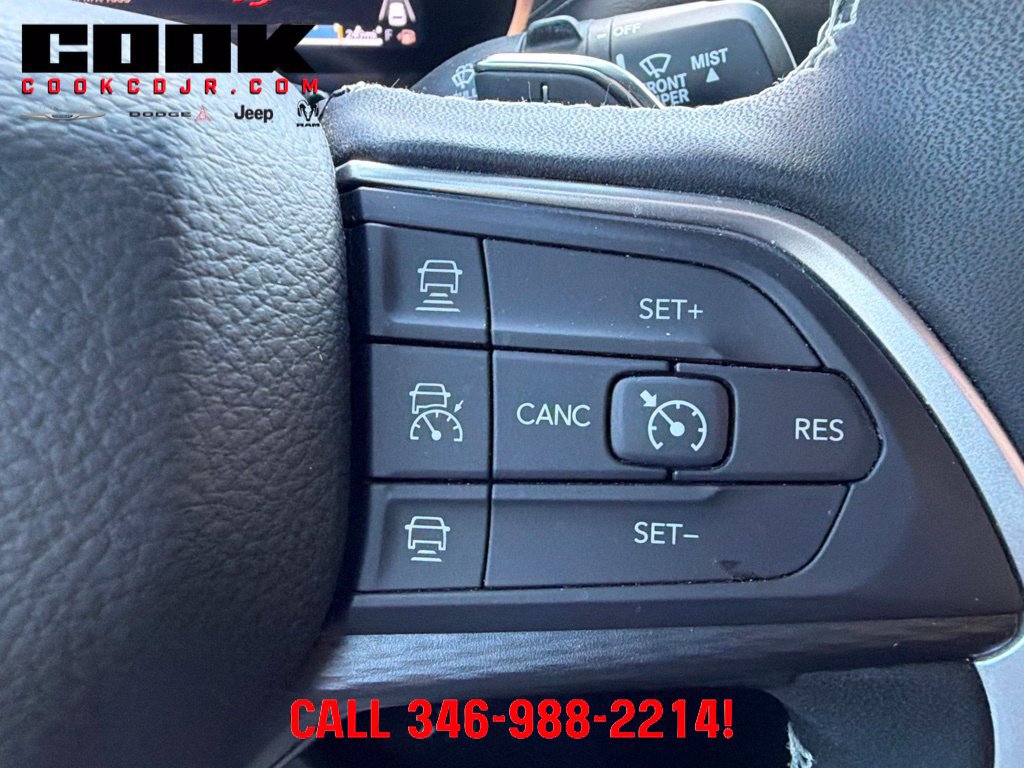 Used 2025 Jeep Grand Cherokee L Altitude AWD/4WD image 17