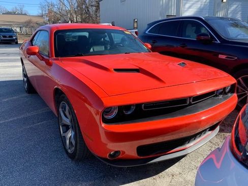 Used 2016 Dodge Challenger SXT Plus image 8